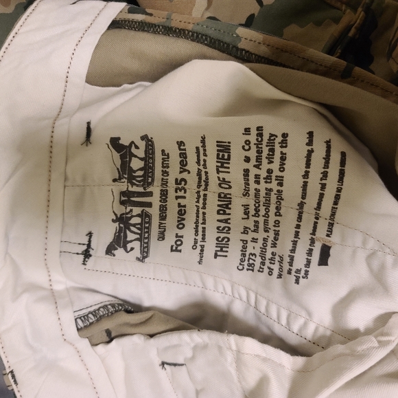 Levi Camouflage Cargo Pants - Picture 5 of 5